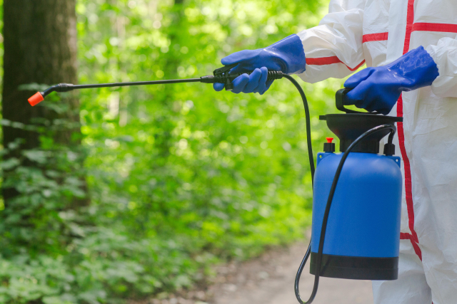 忌避剤や燻煙剤の利用