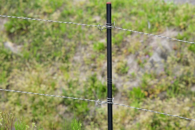 獣よけ用の電気柵